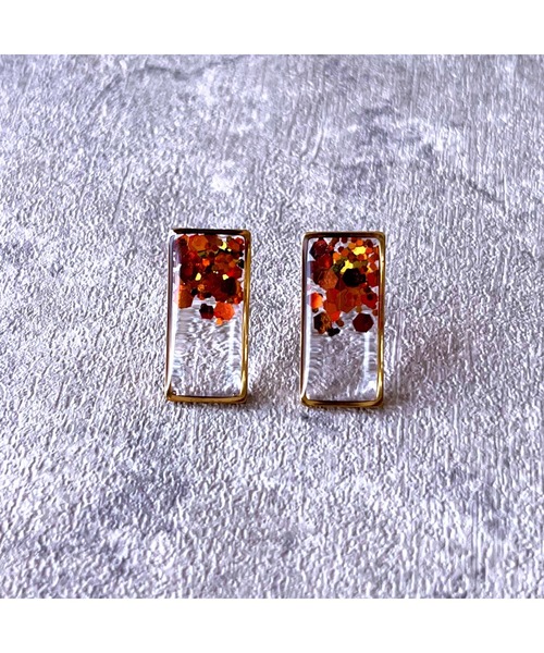 tone(トーン)の「【Willija】金属アレルギー対応《Evil squareⅡ》偏光ホログラムのピアス小(MA)(ピアス(両耳用)・レディース・グリーン/オレンジ/ブルー/ピンク・FREE)」の5枚目の写真