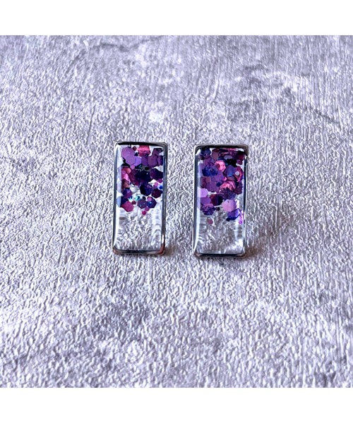 tone(トーン)の「【Willija】金属アレルギー対応《Evil squareⅡ》偏光ホログラムのピアス小(MA)(ピアス(両耳用)・レディース・グリーン/オレンジ/ブルー/ピンク・FREE)」の8枚目の写真