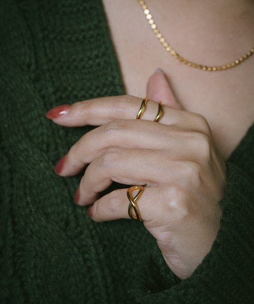 Ops.（オプス）の「イヤーカフ ゴールド シルバー925 金属アレルギー対応 ノンホールピアス【XIRA エクシラ】（イヤーカフ・レディース・シルバー/イエローゴールド・ONE SIZE）」の14枚目の写真