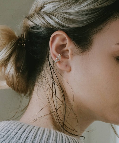 Ops.（オプス）の「イヤーカフ ゴールド シルバー925 金属アレルギー対応 ノンホールピアス【XIRA エクシラ】（イヤーカフ・レディース・シルバー/イエローゴールド・ONE SIZE）」の7枚目の写真