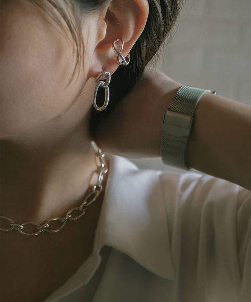 Ops.（オプス）の「イヤーカフ ゴールド シルバー925 金属アレルギー対応 ノンホールピアス【XIRA エクシラ】（イヤーカフ・レディース・シルバー/イエローゴールド・ONE SIZE）」の8枚目の写真