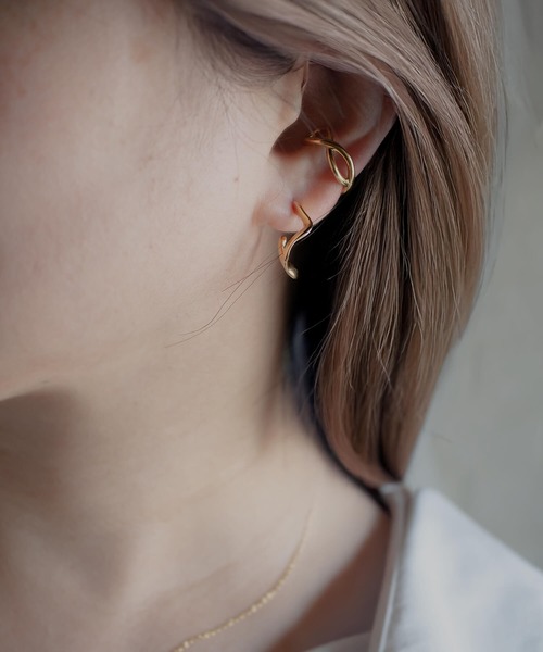 Ops.（オプス）の「イヤーカフ ゴールド シルバー925 金属アレルギー対応 ノンホールピアス【XIRA エクシラ】（イヤーカフ・レディース・シルバー/イエローゴールド・ONE SIZE）」の11枚目の写真