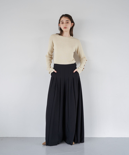EMMA LIMBER(エマリンバー)の「Pleats Wide Pants(スラックス・レディース・クリーム/ブラック/ブラウン・S/M)」の2枚目の写真