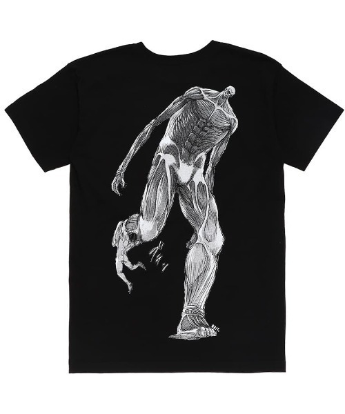BAIT（ベイト）の「BAIT × 進撃の巨人  COLOSSAL TEE 235-AOT-TEE-001（Tシャツ/カットソー・メンズ・ブラック/グレー・LARGE/SMALL/XX-LARGE/X-LARGE/MEDIUM）」の2枚目の写真