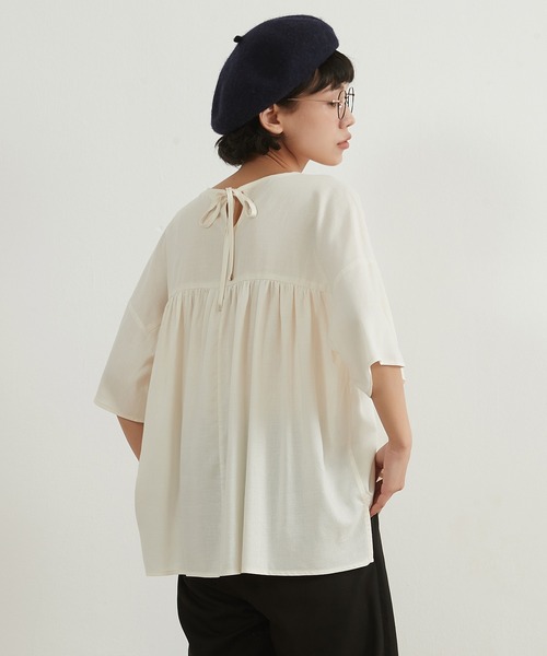 On One's Own(オンワンズオン)の「On One's Own リネンコットンギャザー半袖トップ(その他トップス・レディース・レッド/ホワイト/ブラック・FREE)」の7枚目の写真
