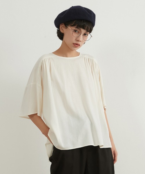 On One's Own(オンワンズオン)の「On One's Own リネンコットンギャザー半袖トップ(その他トップス・レディース・レッド/ホワイト/ブラック・FREE)」の5枚目の写真