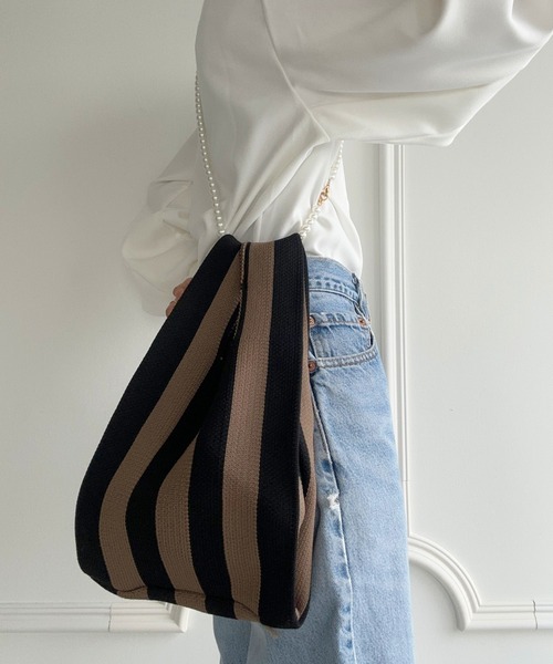 CLEA(クレア)の「パールショルダー紐付き 2WAYニットショルダーバッグ(ショルダーバッグ・レディース・アイボリー/ブラウン/ダークブラウン/ブラック系その他/ブラウン系その他/ブラック/オレンジ・FREE)」の5枚目の写真