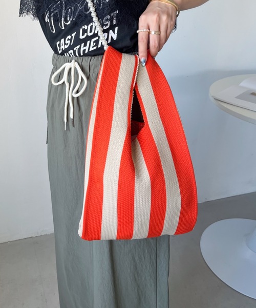 CLEA(クレア)の「パールショルダー紐付き 2WAYニットショルダーバッグ(ショルダーバッグ・レディース・アイボリー/ブラウン/ダークブラウン/ブラック系その他/ブラウン系その他/ブラック/オレンジ・FREE)」の7枚目の写真