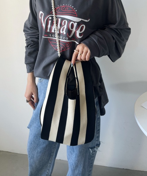 CLEA(クレア)の「パールショルダー紐付き 2WAYニットショルダーバッグ(ショルダーバッグ・レディース・アイボリー/ブラウン/ダークブラウン/ブラック系その他/ブラウン系その他/ブラック/オレンジ・FREE)」の9枚目の写真