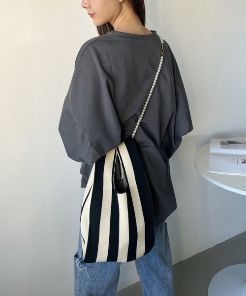 CLEA(クレア)の「パールショルダー紐付き 2WAYニットショルダーバッグ(ショルダーバッグ・レディース・アイボリー/ブラウン/ダークブラウン/ブラック系その他/ブラウン系その他/ブラック/オレンジ・FREE)」の14枚目の写真