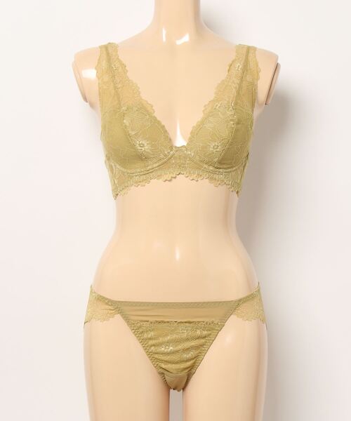 バストが自然に整う、羽毛のような着け心地】フェザリーノンワイヤー