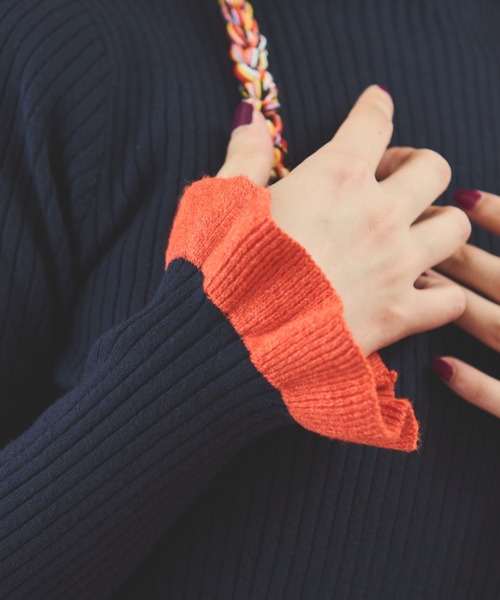 MERLOT(メルロー)の「バイカラーフリルリブニット(ニット/セーター・レディース・レッド/その他1/ネイビー/ブラック/ナチュラル/ブルー/ホワイト/グリーン・FREE)」の18枚目の写真