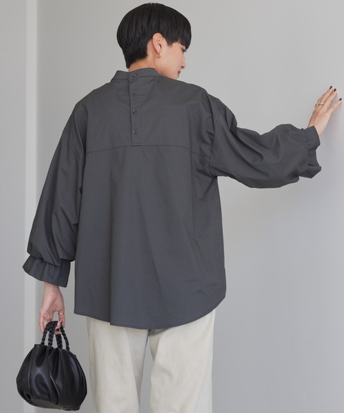 AMERICAN HOLIC（アメリカンホリック）の「バックボタンキャンディースリーブブラウス（シャツ/ブラウス・レディース・テラコッタ/チャコールグレー・L/M）」の3枚目の写真