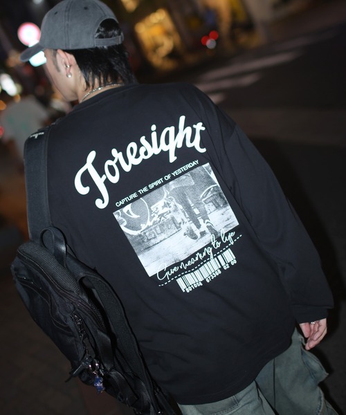 ILL'S（イルズ）の「【新柄追加】 AW 8ボール / ダイス / レコード / フォト ワンポイント刺繍 / バックプリント ビッグシルエットロンT カットソー ユニセックス【ILL'S】（Tシャツ/カットソー・メンズ・ブラック系その他3/ホワイト系その他/ホワイト系その他3/ブラック/ホワイト/ホワイト系その他2/ブラック系その他2/ブラック系その他/ホワイト系その他5/ホワイト系その他4/ブラック系その他5/ブラック系その他4・L/M/XL）」の12枚目の写真