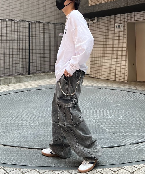 ILL'S（イルズ）の「【新柄追加】 AW 8ボール / ダイス / レコード / フォト ワンポイント刺繍 / バックプリント ビッグシルエットロンT カットソー ユニセックス【ILL'S】（Tシャツ/カットソー・メンズ・ブラック系その他3/ホワイト系その他/ホワイト系その他3/ブラック/ホワイト/ホワイト系その他2/ブラック系その他2/ブラック系その他/ホワイト系その他5/ホワイト系その他4/ブラック系その他5/ブラック系その他4・L/M/XL）」の17枚目の写真