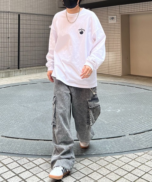 ILL'S（イルズ）の「【新柄追加】 AW 8ボール / ダイス / レコード / フォト ワンポイント刺繍 / バックプリント ビッグシルエットロンT カットソー ユニセックス【ILL'S】（Tシャツ/カットソー・メンズ・ブラック系その他3/ホワイト系その他/ホワイト系その他3/ブラック/ホワイト/ホワイト系その他2/ブラック系その他2/ブラック系その他/ホワイト系その他5/ホワイト系その他4/ブラック系その他5/ブラック系その他4・L/M/XL）」の19枚目の写真