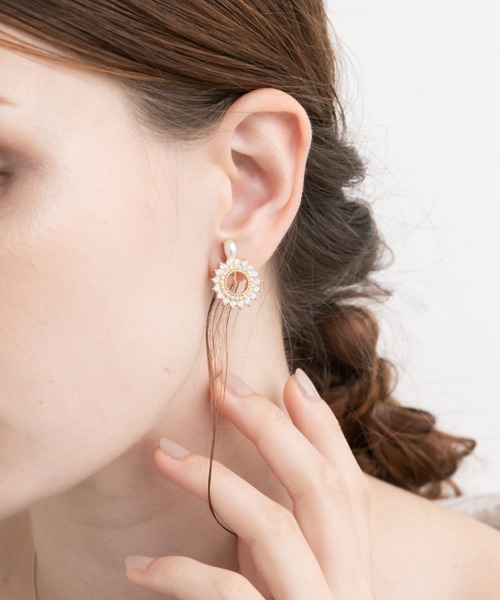 Cupid Heart（キューピッドハート）の「【Cupid Heart】結婚式アクセ！ストーンビジューパールイヤリング（イヤリング・レディース・ゴールド・MEDIUM）」の6枚目の写真