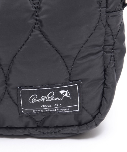 Arnold Palmer（アーノルドパーマー）の「キルト パディング ショルダーバッグ（ショルダーバッグ・レディース・ブラック/ベージュ・F）」の5枚目の写真