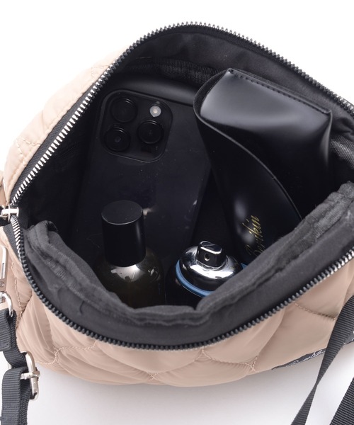 Arnold Palmer（アーノルドパーマー）の「キルト パディング ショルダーバッグ（ショルダーバッグ・レディース・ブラック/ベージュ・F）」の9枚目の写真