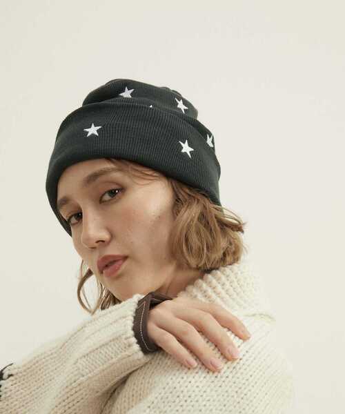 CONVERSE TOKYO（コンバーストウキョウ）の「STAR★ DESIGN KNIT CAP（ニットキャップ/ビーニー・レディース・チャコールグレー/ブラック/グリーン・FREE）」の5枚目の写真