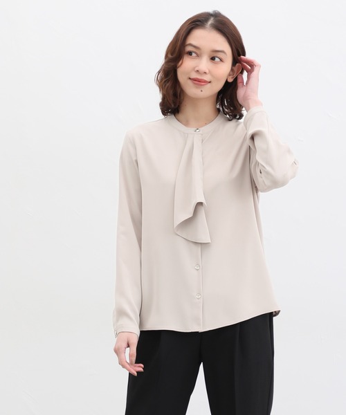 Honeys（ハニーズ）の「ボウタイブラウス（シャツ/ブラウス・レディース・ブルー系その他/クリーム/グレイッシュベージュ/ホワイト/ネイビー・M/L/3L/LL/S）」の4枚目の写真