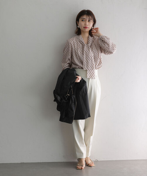 La TOTALITE（ラトータリテ）の「シアードットボウタイブラウス（シャツ/ブラウス・レディース・ブラック/ホワイト/ベージュ・FREE）」の22枚目の写真