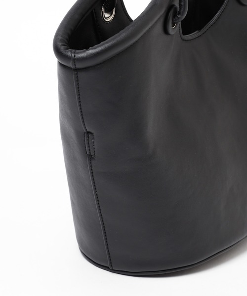 mysty woman（ミスティウーマン）の「バケツ型BAG 110379（ハンドバッグ・レディース・ブラック/オフホワイト/シルバー・FREE）」の15枚目の写真