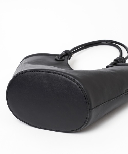mysty woman（ミスティウーマン）の「バケツ型BAG 110379（ハンドバッグ・レディース・ブラック/オフホワイト/シルバー・FREE）」の17枚目の写真