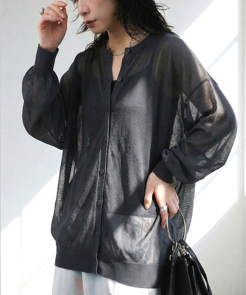 antiqua(アンティカ)の「長袖 羽織り 前開き シアーニット カーディガン(カーディガン/ボレロ・レディース・ブラック/レッド/グリーン/ブルー/ホワイト/ライム/ピンク/ダークグレー/ベージュ/ブルー系その他・R/P)」の3枚目の写真