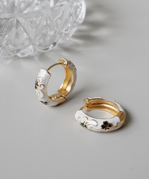 Port（ポート）の「オリエンタル フラワー デザイン フープピアス_（ピアス（両耳用）・レディース・ブルー/ブラック/ライトブルー/ホワイト/パープル系その他/レッド/パープル/マルチ・FREE）」の2枚目の写真