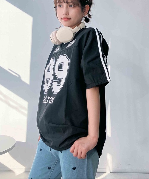 AS KNOW AS plus（アズノゥアズプラス）の「◎リブライン ビッグサイズ ナイロン半袖プルオーバー（Tシャツ/カットソー・レディース・アイボリー/グレー/ネイビー/アイボリー系/サックスブルー系/ピンク系/ブラック系・FREE）」の3枚目の写真