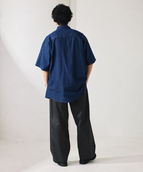 FREAK'S STORE（フリークスストア）の「限定展開 Relax Fit リラックスフィット レギュラーカラー ショートスリーブ デニムシャツ（シャツ/ブラウス・メンズ・ライトインディゴブルー/ダークグレー/ダークインディゴブルー/ブラック・SMALL/MEDIUM/LARGE）」の17枚目の写真