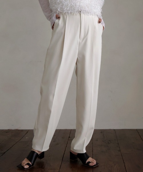 hellam（へラム）の「テーパードパンツ（スラックス・レディース・アイボリー/グレイッシュベージュ/ブラック/チャコール・FREE）」の2枚目の写真