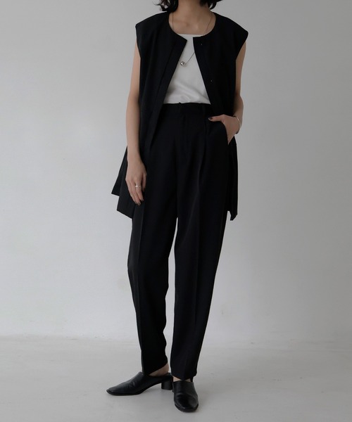 hellam（へラム）の「テーパードパンツ（スラックス・レディース・アイボリー/グレイッシュベージュ/ブラック/チャコール・FREE）」の5枚目の写真