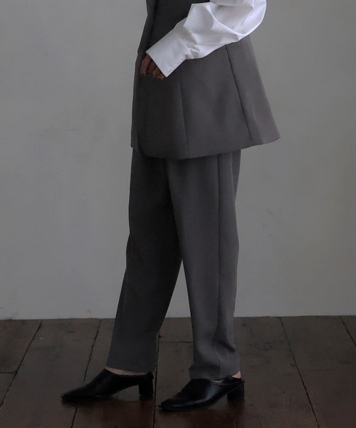 hellam（へラム）の「テーパードパンツ（スラックス・レディース・アイボリー/グレイッシュベージュ/ブラック/チャコール・FREE）」の13枚目の写真