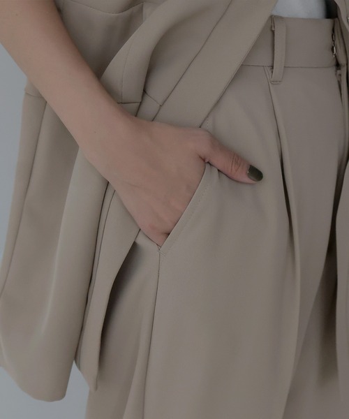 hellam（へラム）の「テーパードパンツ（スラックス・レディース・アイボリー/グレイッシュベージュ/ブラック/チャコール・FREE）」の19枚目の写真