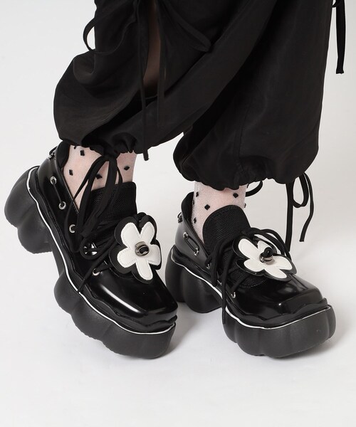 cs T&P（シーエスティーアンドピー）の「厚底フラワーパンプス（パンプス・レディース・ブラック/パープル系・S/M/L/LL）」の4枚目の写真