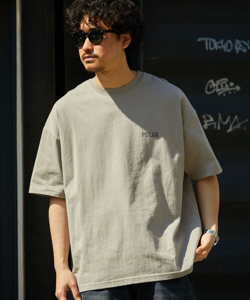 FREAK'S STORE（フリークスストア）の「限定展開 POLeR×FREAK'S STORE/ポーラー 別注 ビッグシルエット バックプリント クルーネックTシャツ/ART（Tシャツ/カットソー・メンズ・スミクロ/アッシュグレー/グレイッシュベージュ/ホワイト・MEDIUM/SMALL/LARGE）」の12枚目の写真