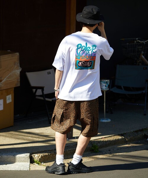 FREAK'S STORE（フリークスストア）の「限定展開 POLeR×FREAK'S STORE/ポーラー 別注 ビッグシルエット バックプリント クルーネックTシャツ/ART（Tシャツ/カットソー・メンズ・スミクロ/アッシュグレー/グレイッシュベージュ/ホワイト・MEDIUM/SMALL/LARGE）」の7枚目の写真