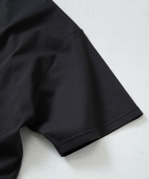 FREAK'S STORE（フリークスストア）の「限定展開 POLeR×FREAK'S STORE/ポーラー 別注 ビッグシルエット バックプリント クルーネックTシャツ/ART（Tシャツ/カットソー・メンズ・スミクロ/アッシュグレー/グレイッシュベージュ/ホワイト・MEDIUM/SMALL/LARGE）」の20枚目の写真