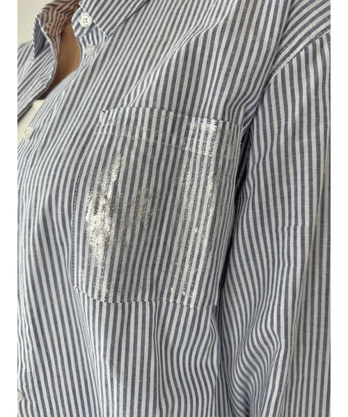 EGOIST（エゴイスト）の「ホイルプリントストライプビッグシャツ（シャツ/ブラウス・レディース・ピンク/ブルー/ネイビー・FREE）」の11枚目の写真