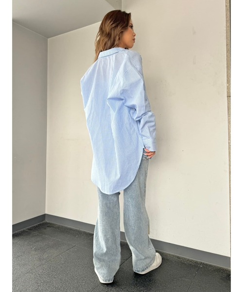 EGOIST（エゴイスト）の「ホイルプリントストライプビッグシャツ（シャツ/ブラウス・レディース・ピンク/ブルー/ネイビー・FREE）」の13枚目の写真