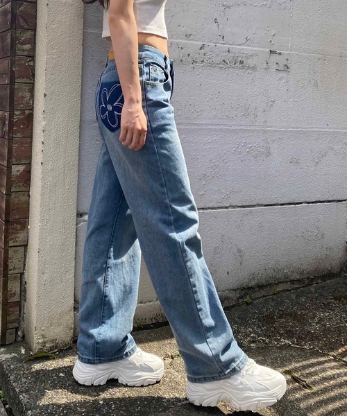 NANEA(ナネア)の「フラワーモチーフ刺繍入りデニムワイドパンツ(デニムパンツ・レディース・ブルー・MEDIUM/LARGE/X-LARGE/SMALL)」の20枚目の写真