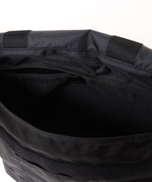 ADAM ET ROPE'(アダムエロペ)の「【GREGORY/グレゴリー】AUTHENTIC MESSENGER(メッセンジャーバッグ・メンズ・ブラック・FREE)」の4枚目の写真