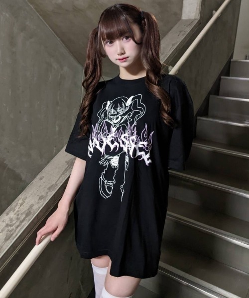 NOVESSEL(ノベセル)の「『NOVESSEL/ノベセル』イラストプリントTシャツ/ハーフスリーブカットソー(Tシャツ/カットソー・レディース・ブラック/ホワイト・FREE)」の6枚目の写真