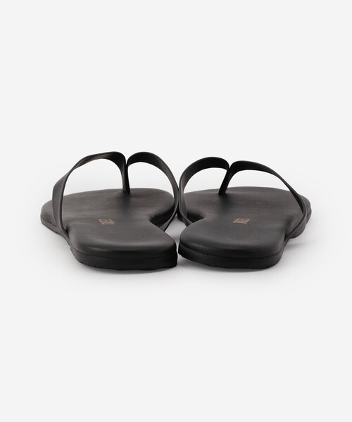 TKEES（ティキーズ）の「TKEES | THE BOY FRIEND レザートングサンダル WOMEN（サンダル・レディース・ベージュ/ベージュ系その他/ブラック・6/8/7）」の11枚目の写真