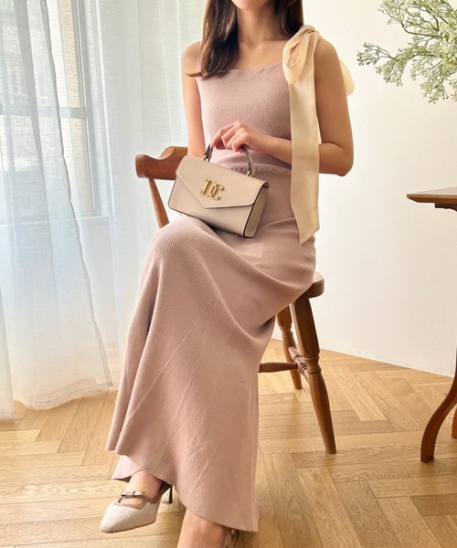 DEICY(デイシー)の「ショルダーリボンニットワンピース(ワンピース・レディース・ピンク/ベージュ系その他/ブラック・FREE)」の11枚目の写真