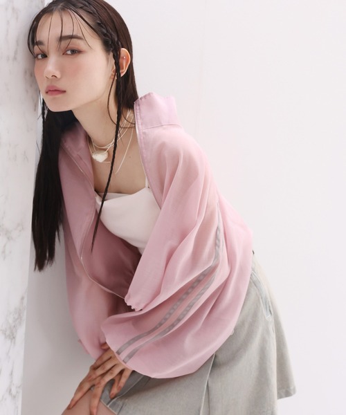 one after another NICE CLAUP（ワンアフターアナザーナイスクラップ）の「ライン入りシアーショートブルゾン（ブルゾン・レディース・オフホワイト/ブラック/アイボリー/ピンク・FREE）」の4枚目の写真