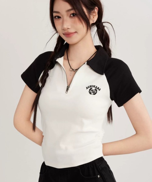 DIAVEL(ディアベル)の「配色ラグランハーフジップポロトップス / 半袖 クロップド 韓国ストリート(Tシャツ/カットソー・レディース・ホワイト/レッド/ブラック・M)」の2枚目の写真