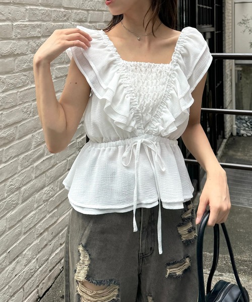 Chico(チコ)の「【完売カラー再販/新色追加】フリルペプラムブラウス(シャツ/ブラウス・レディース・ホワイト系その他2/レッド/ブラック/ホワイト/ブラック系その他2・FREE)」の7枚目の写真